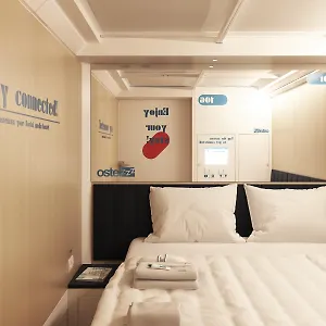  Hostal Ostelzzz Italia