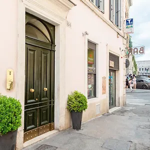 Bed & Breakfast Buonanotte Colosseo, Rome